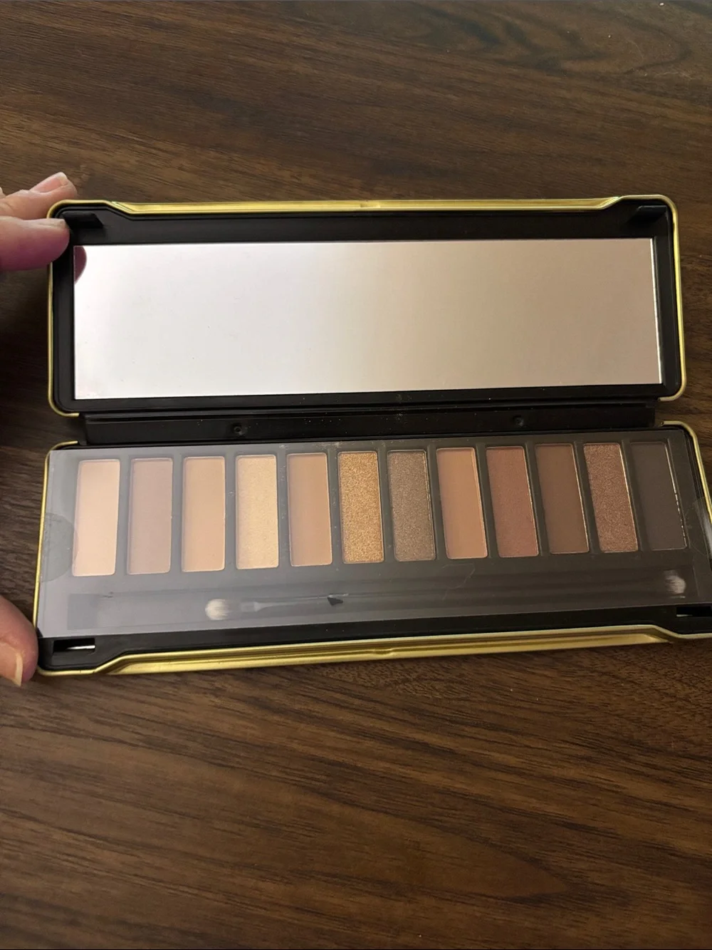 Modern Beauty “Just Nudes” Matte & Shimmer Eyeshadow Palette -